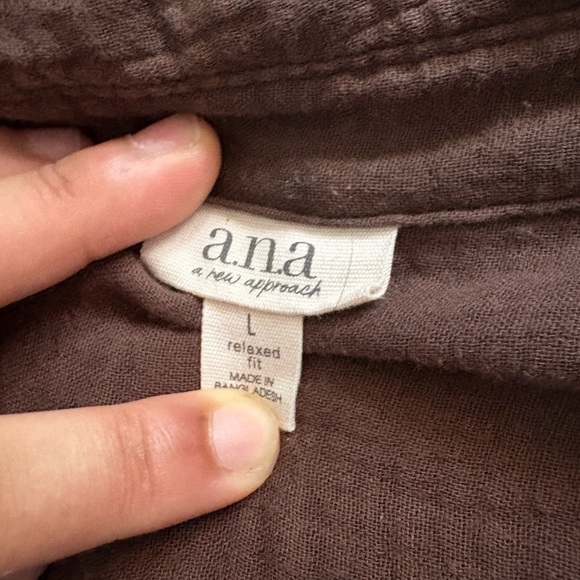 A.n.a Brown Button-down Shirt - Picture 2 of 2